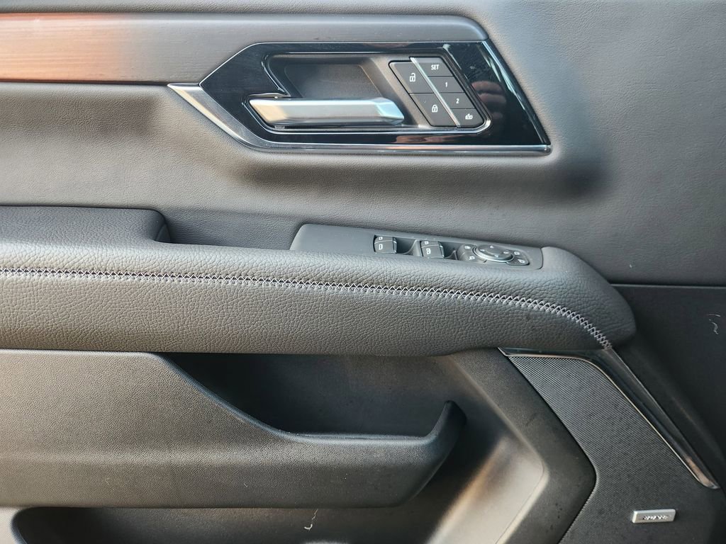 New 2026 GMC Yukon Denali w/ Denali Reserve Package image 15