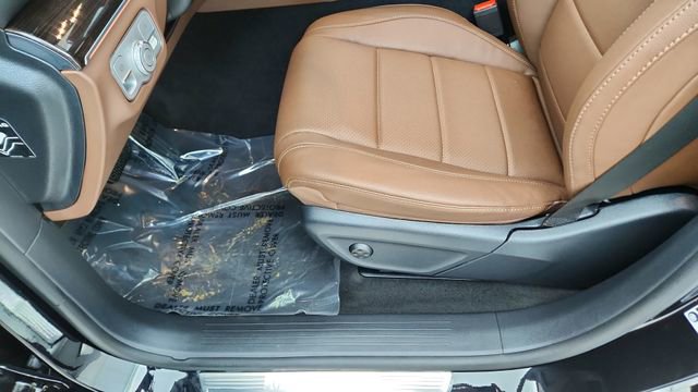 Used 2025 Mercedes-Benz GLE 450e 4MATIC image 34