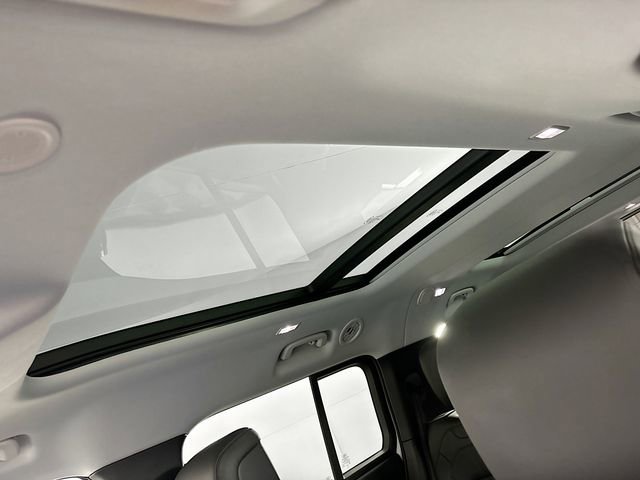 Used 2025 Land Rover Defender 130 S image 14