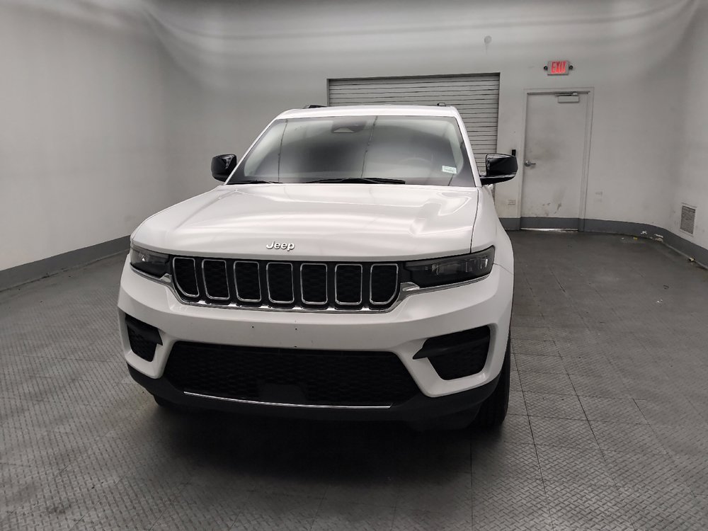 Used 2024 Jeep Grand Cherokee Laredo w/ Trailer Tow Package RWD image 15