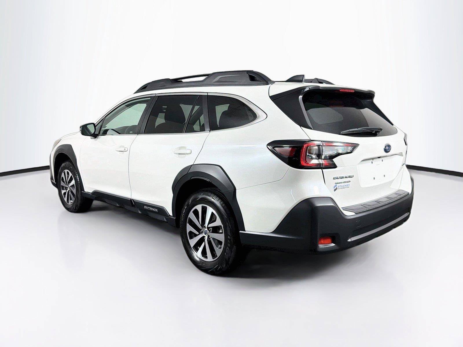 Used 2025 Subaru Outback Premium w/ Popular Package #1A AWD/4WD image 9