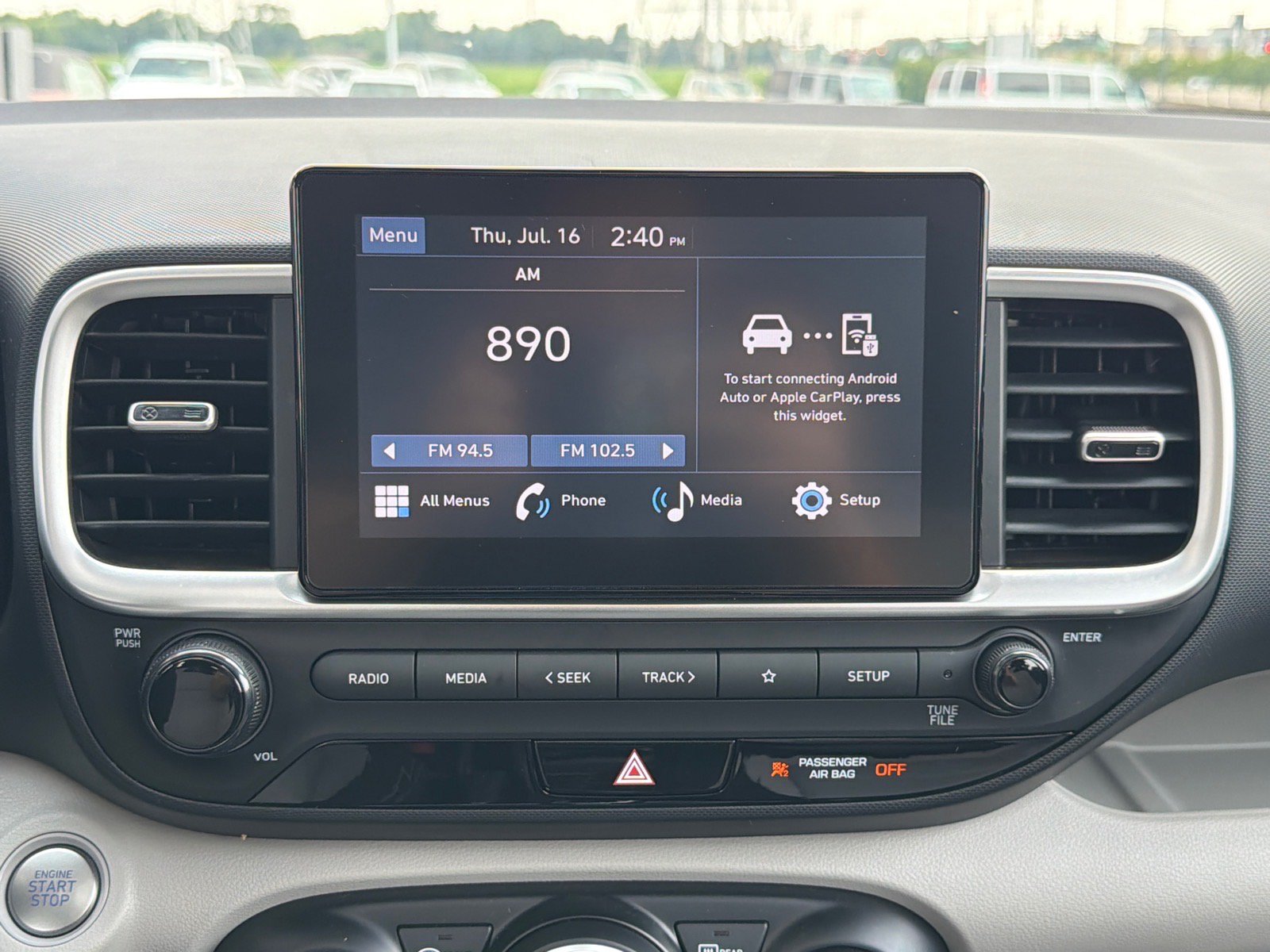 Used 2025 Hyundai Venue SEL FWD image 21