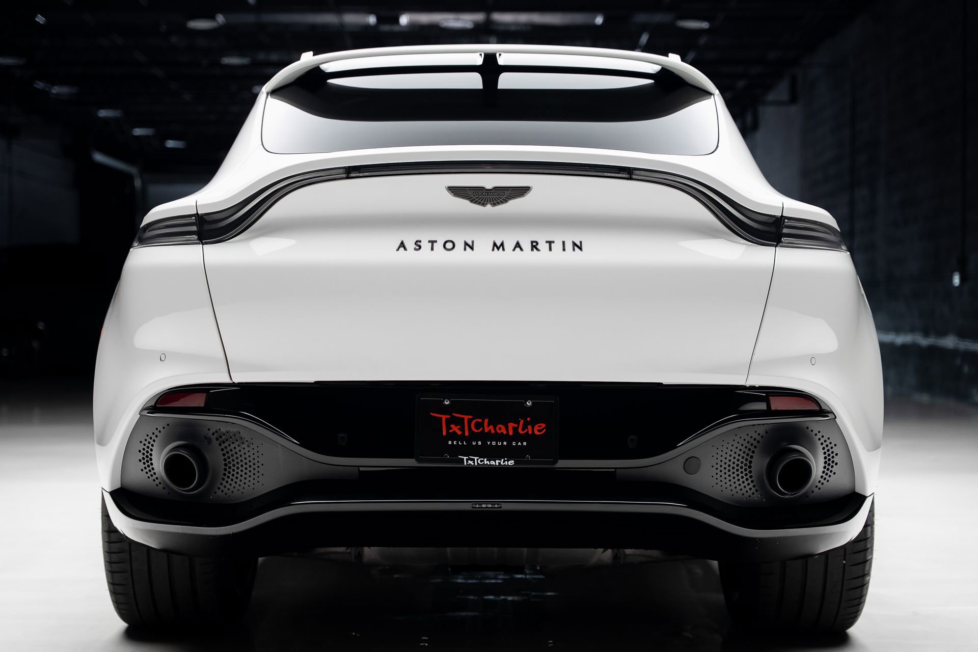 Used 2021 Aston Martin DBX AWD/4WD image 25