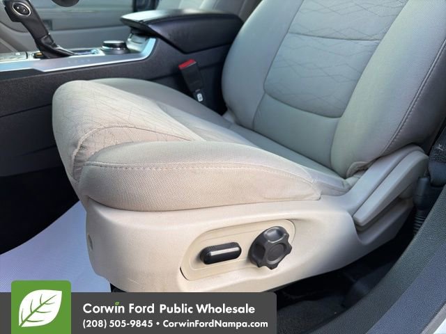 Used 2013 Ford Explorer 4WD w/ Class III Trailer Tow Pkg image 24