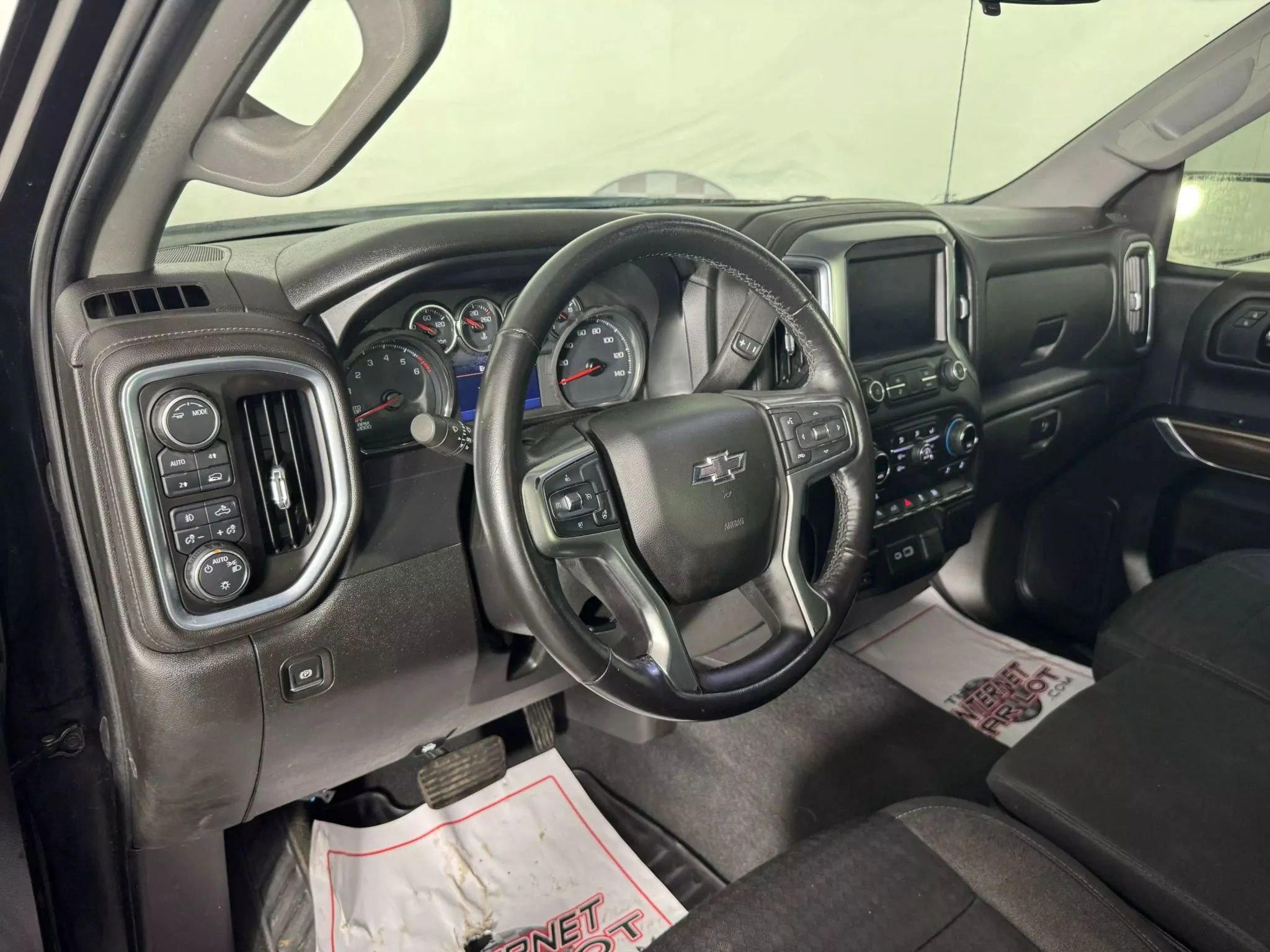Used 2021 Chevrolet Silverado 1500 RST w/ Bed Protection Package AWD/4WD image 10