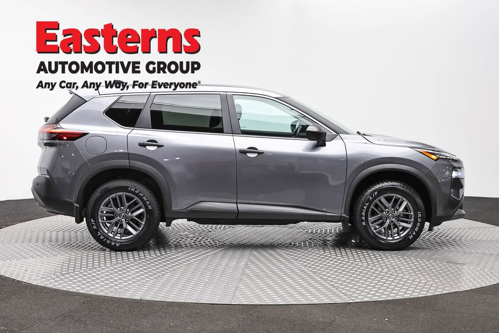 Used 2023 Nissan Rogue S AWD/4WD image 4