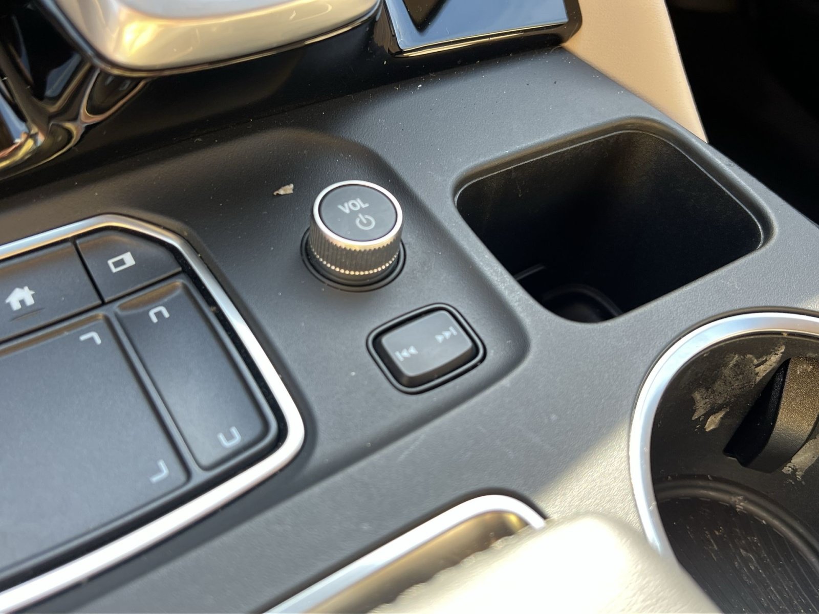 Certified 2024 Acura MDX w/ Technology Package FWD image 15