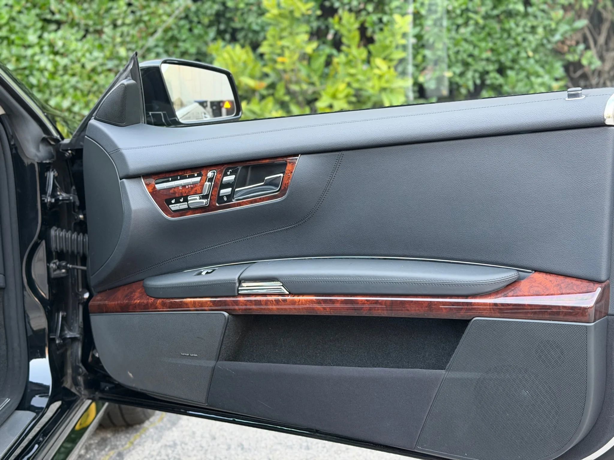 Used 2013 Mercedes-Benz CL 550 CL 550 4MATIC Coupe 2D w/ Sport Pkg Plus One image 16