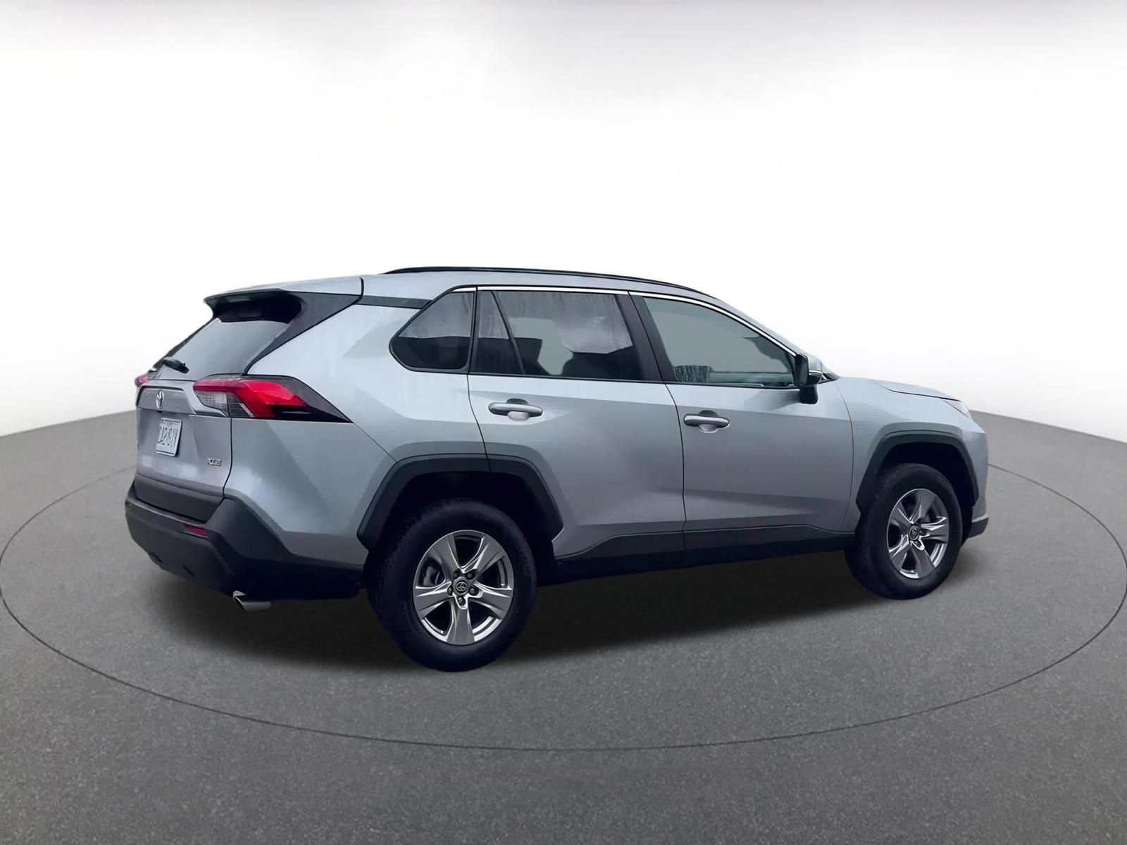 Used 2025 Toyota RAV4 XLE image 14