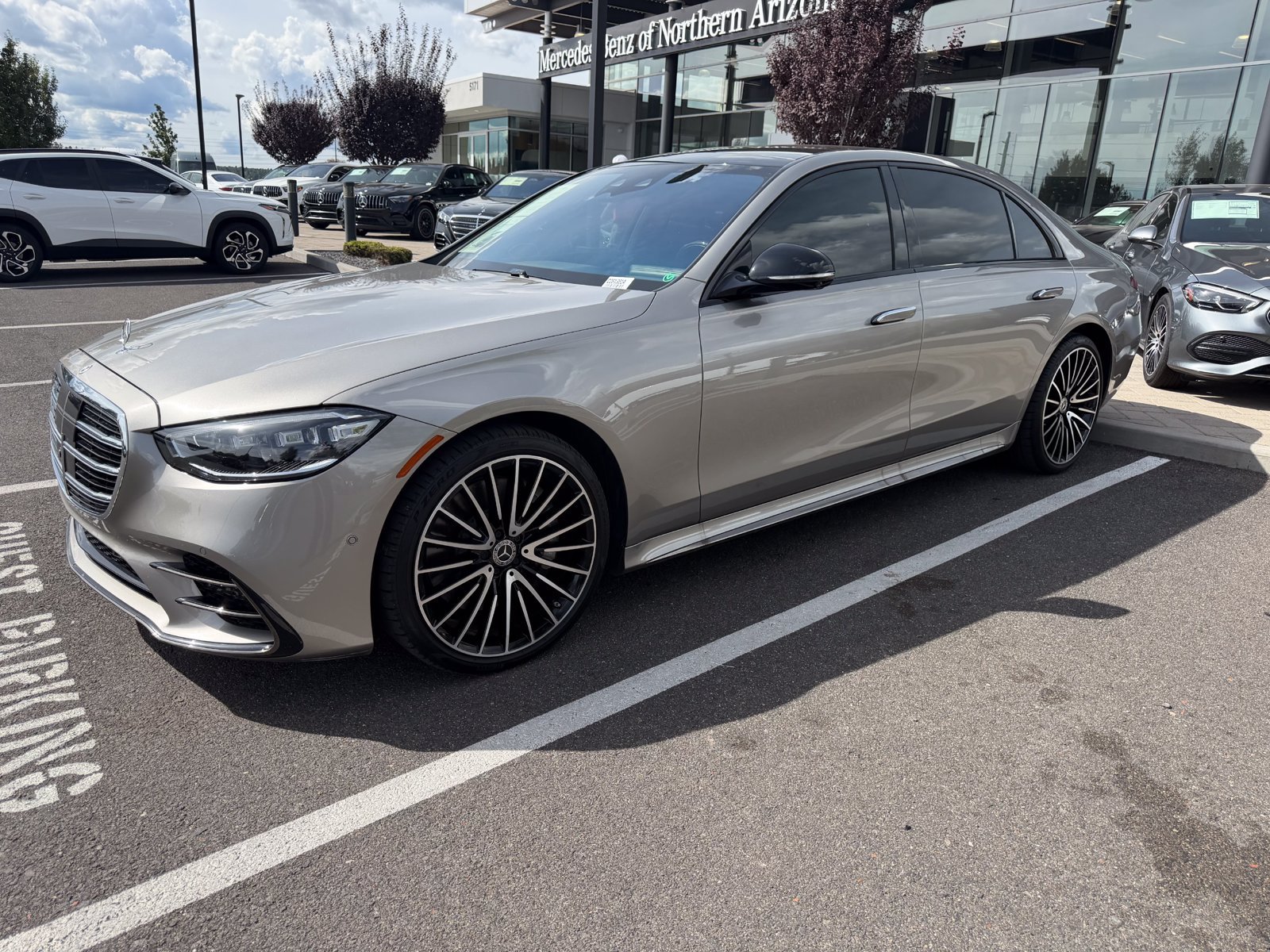 Used 2024 Mercedes-Benz S 580 4MATIC Sedan image 2