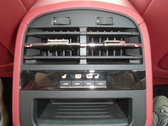 Used 2021 Maserati Quattroporte S image 15