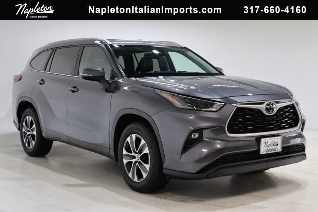 Used 2023 Toyota Highlander XLE image 1