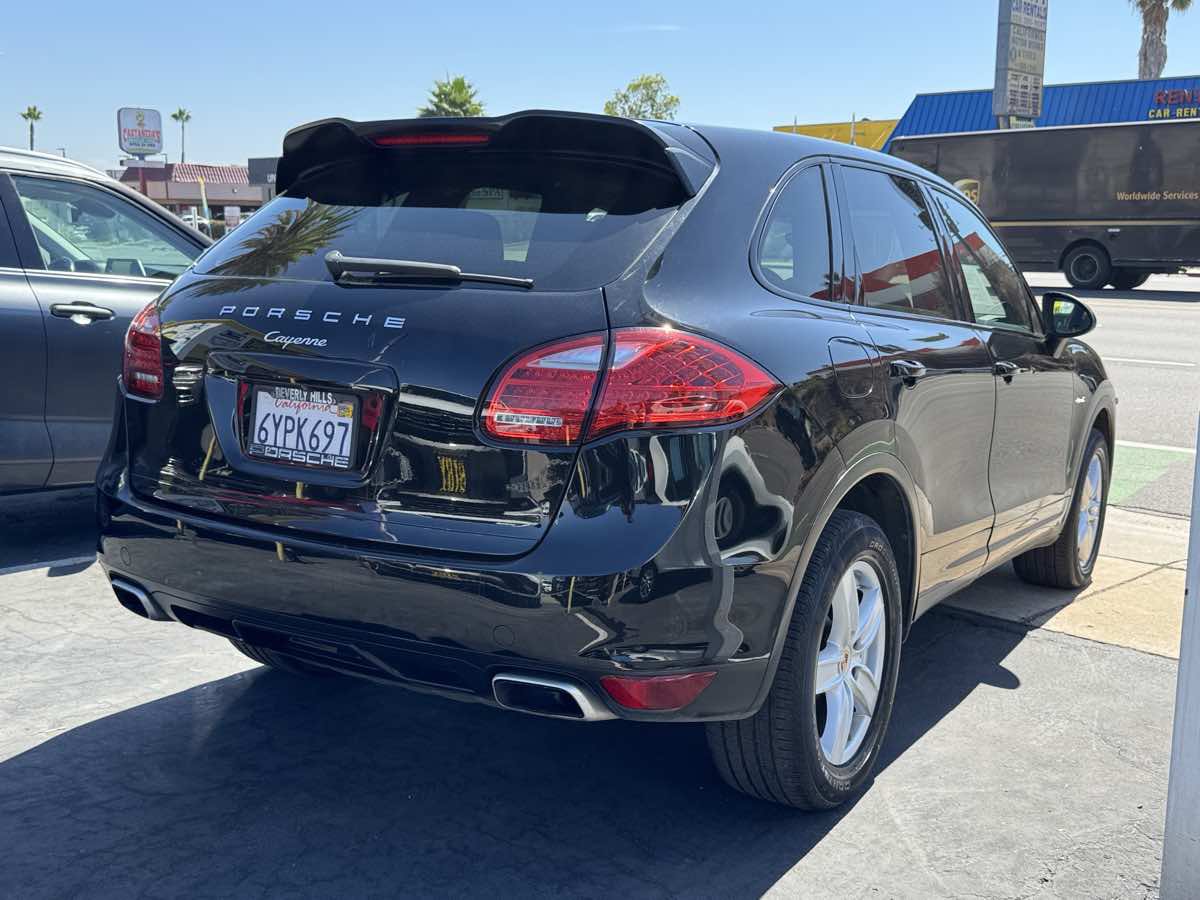 Used 2013 Porsche Cayenne Diesel AWD/4WD image 16