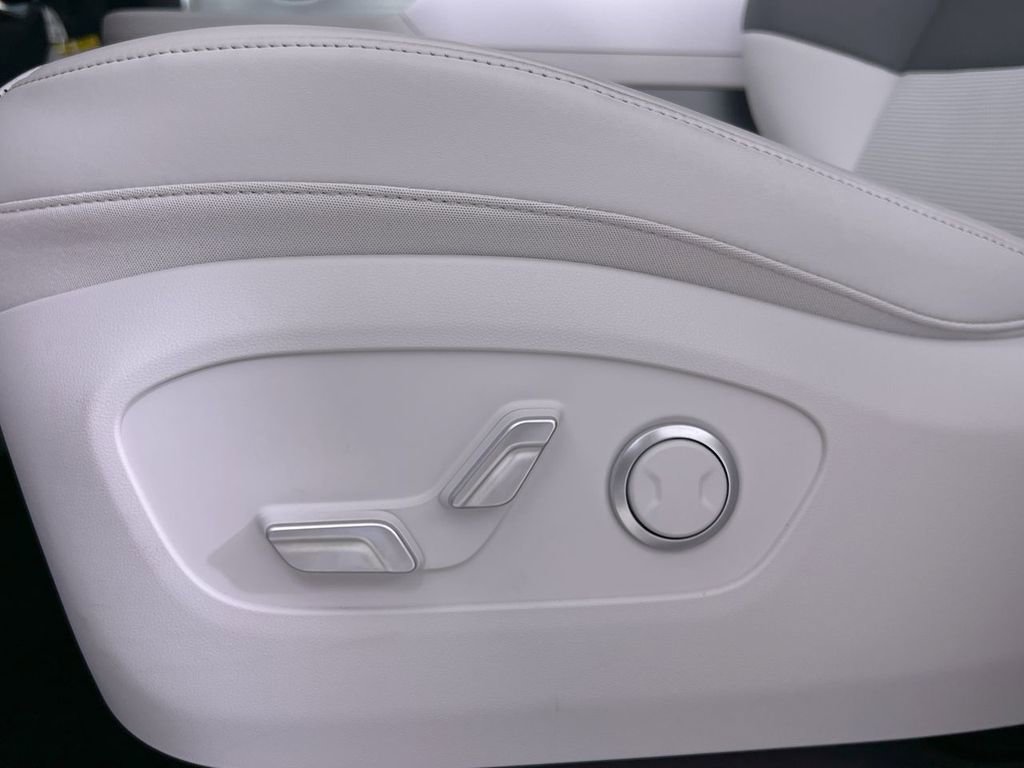 New 2026 Hyundai Ioniq 9 SEL image 12