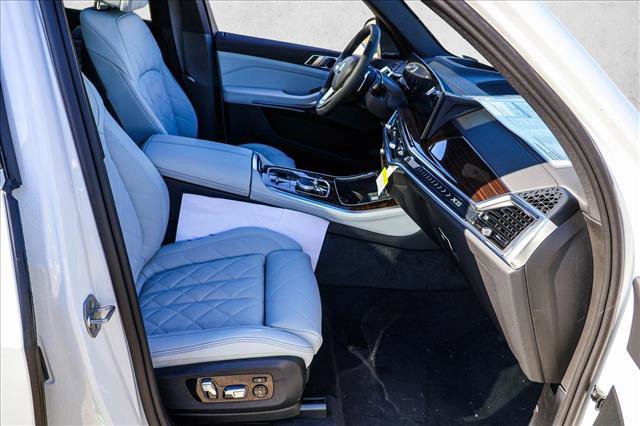 Used 2026 BMW X5 xDrive40i w/ Climate Comfort Package image 27