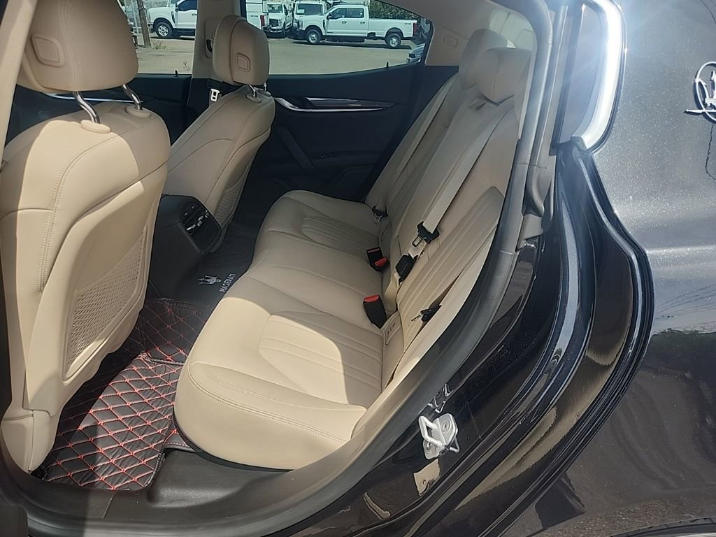 Used 2015 Maserati Ghibli image 23