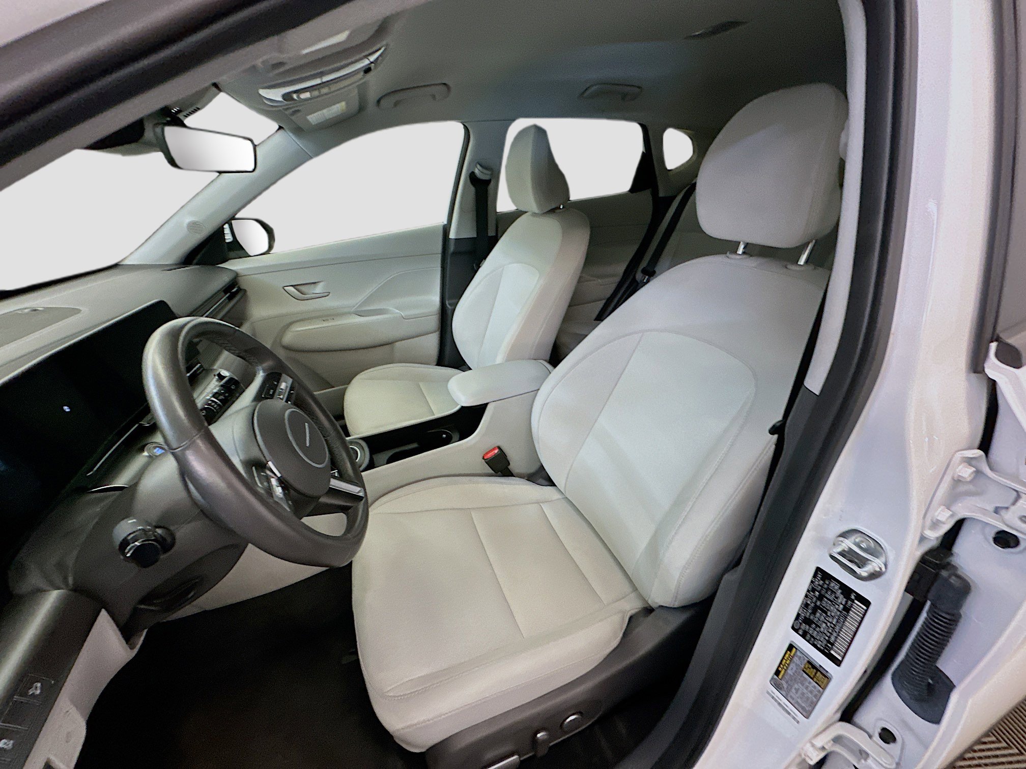 Used 2025 Hyundai Kona SEL image 13