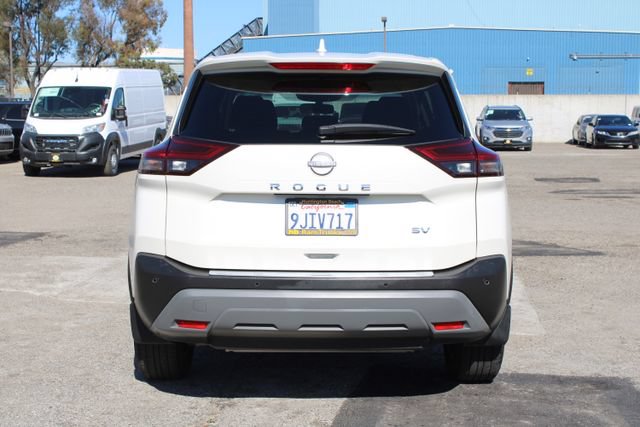Used 2023 Nissan Rogue SV FWD image 4