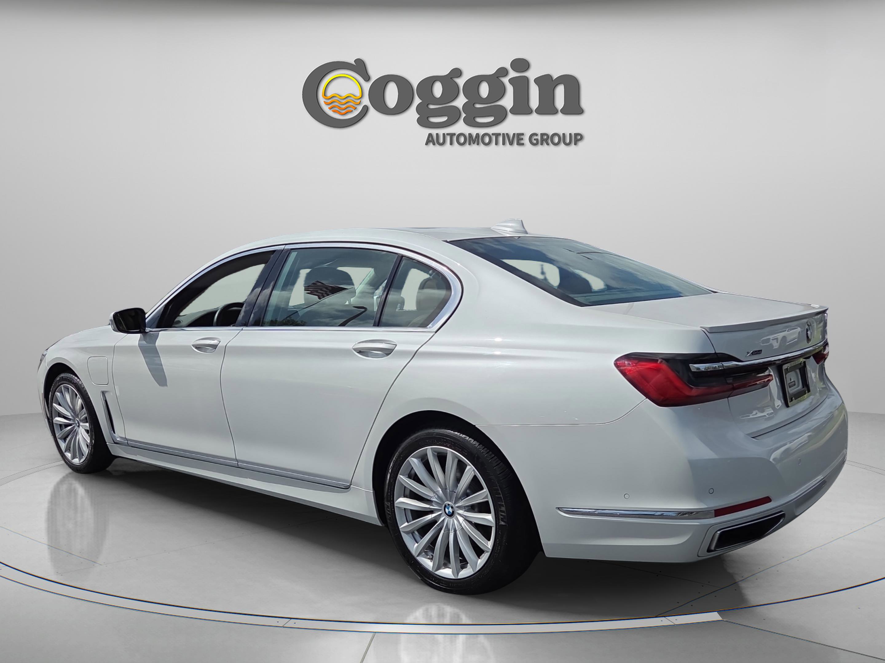 Used 2020 BMW 745e xDrive image 4