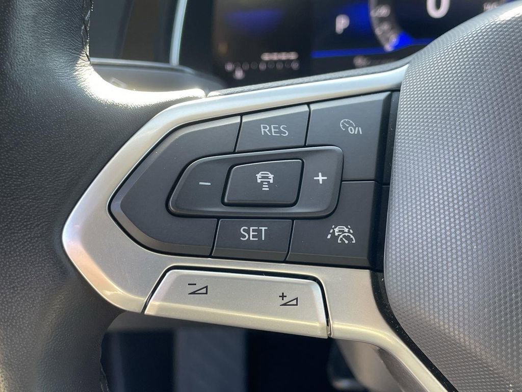 Used 2024 Volkswagen Jetta SE image 35