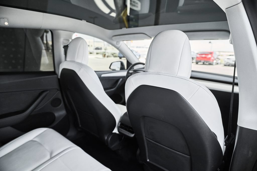 Used 2023 Tesla Model Y Long Range AWD/4WD image 35