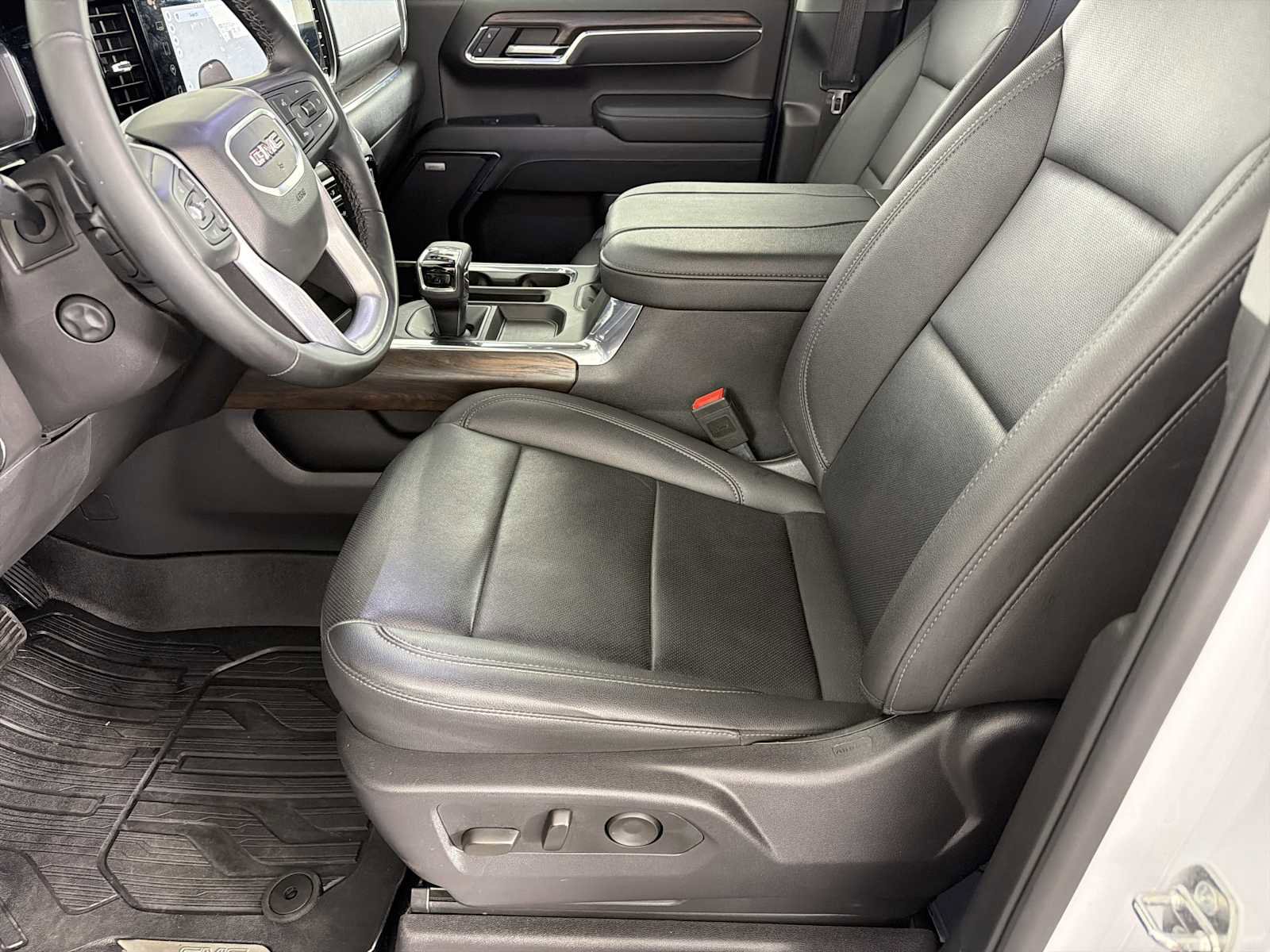 Certified 2024 GMC Sierra 1500 SLT w/ SLT Premium Package image 7