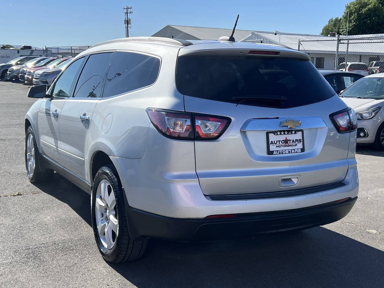 Used 2017 Chevrolet Traverse LT w/ Style and Technology Package AWD/4WD image 4