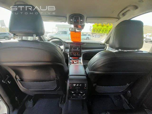 Used 2021 Jeep Grand Cherokee L Limited AWD/4WD image 46