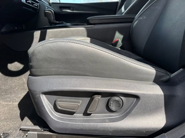 Used 2025 Toyota Camry SE image 14