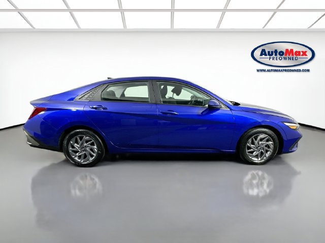 Used 2024 Hyundai Elantra SEL FWD image 9