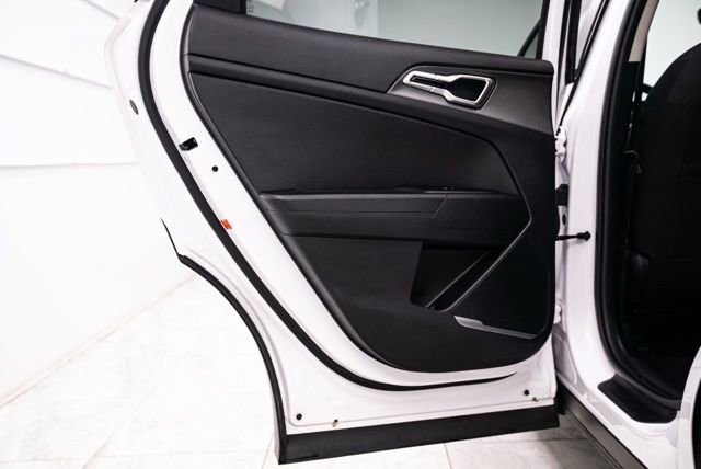 Used 2025 Kia Sportage LX image 25