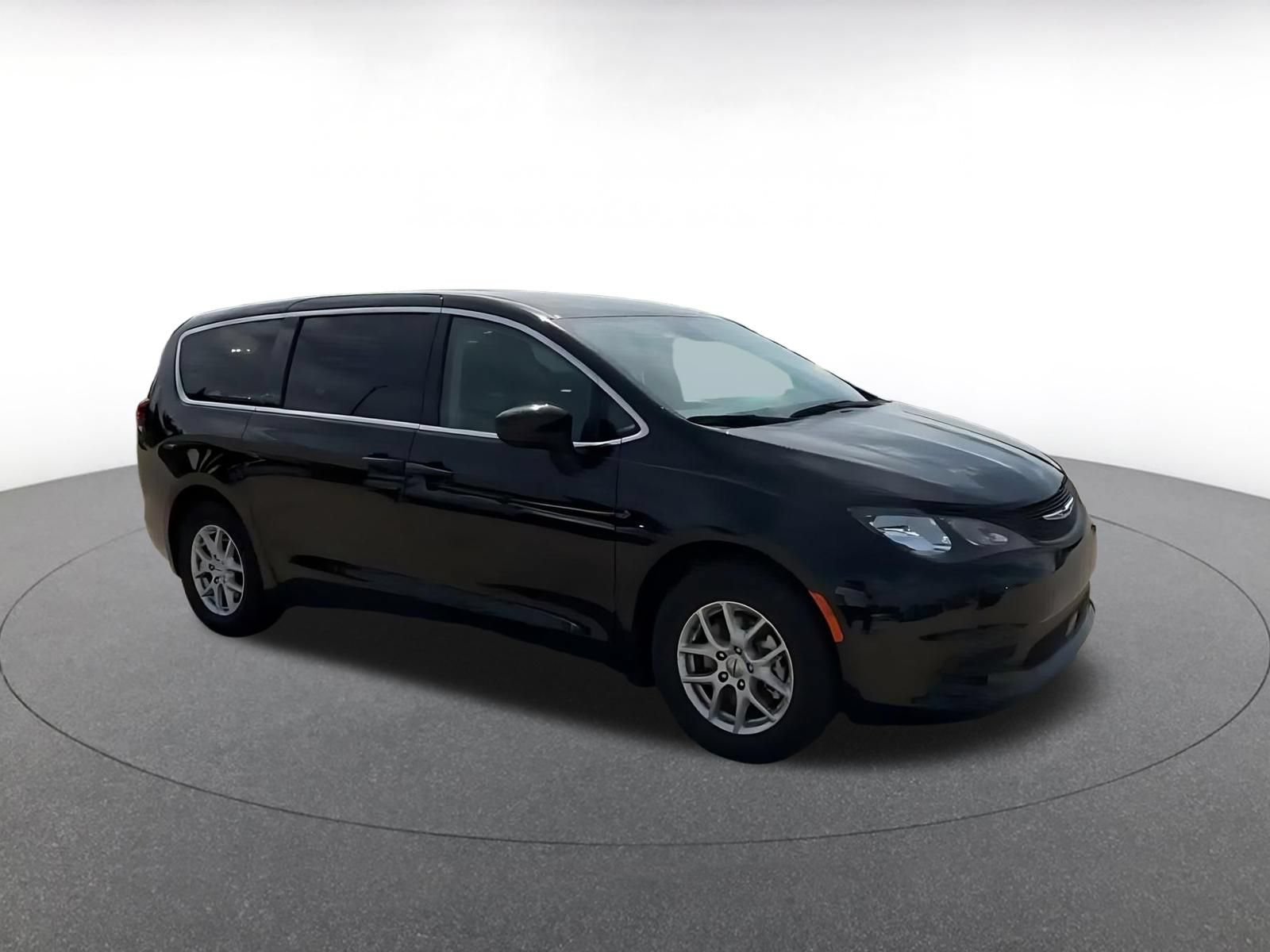 Used 2024 Chrysler Voyager LX FWD video 2