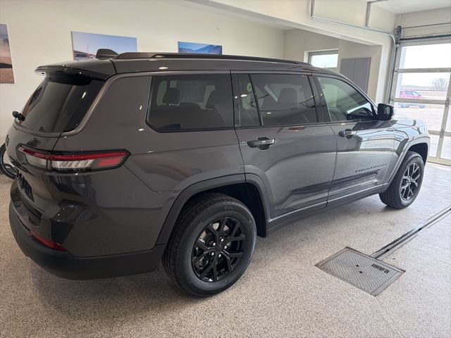 New 2026 Jeep Grand Cherokee L 4WD image 5