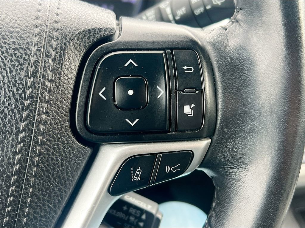 Used 2019 Toyota Highlander XLE AWD/4WD image 13