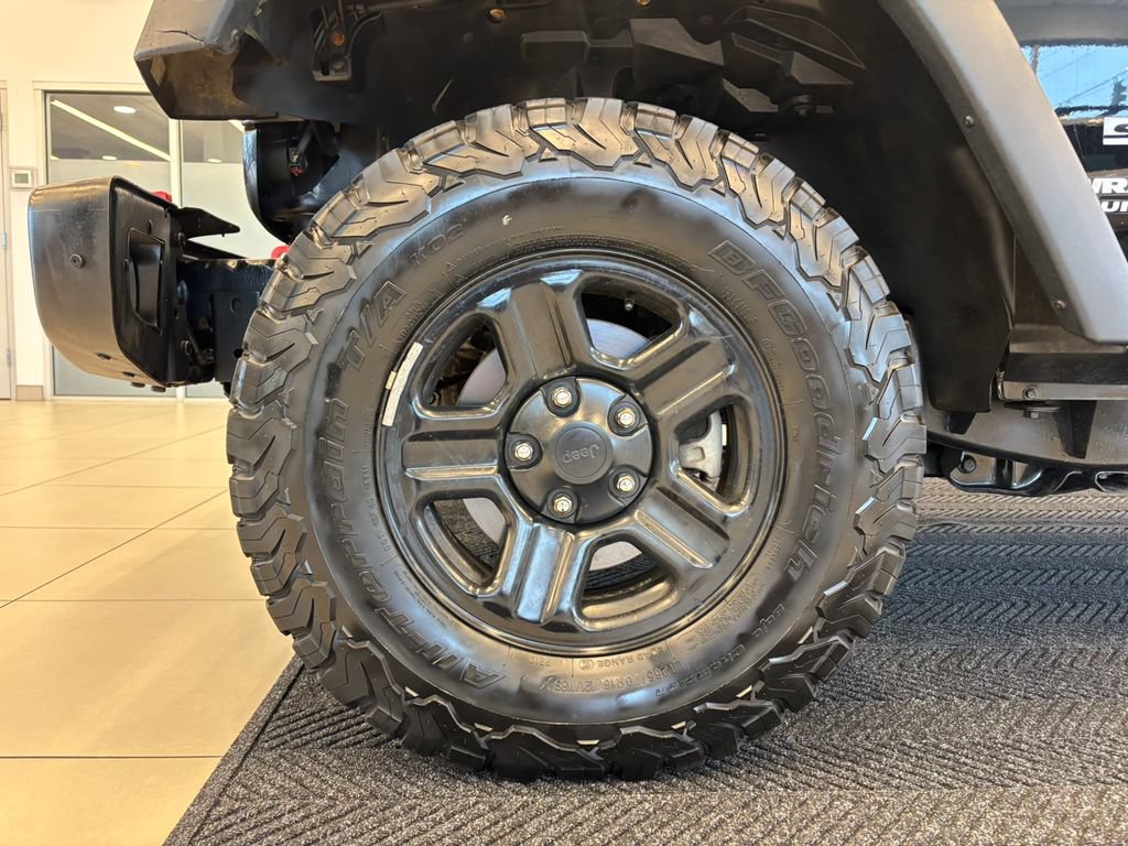 Used 2016 Jeep Wrangler Unlimited Sport w/ Max Tow Package AWD/4WD image 12