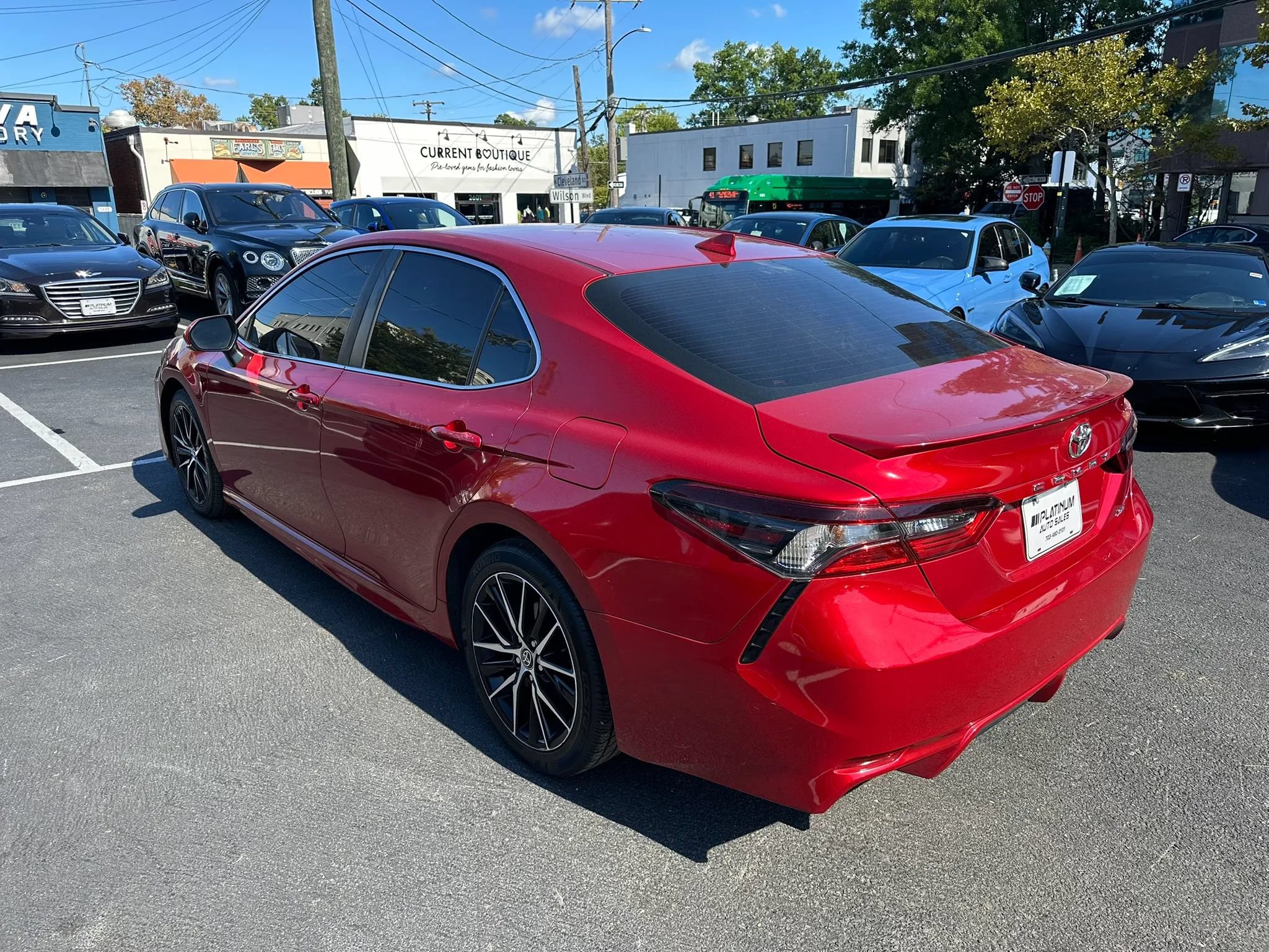 Used 2021 Toyota Camry SE FWD image 7