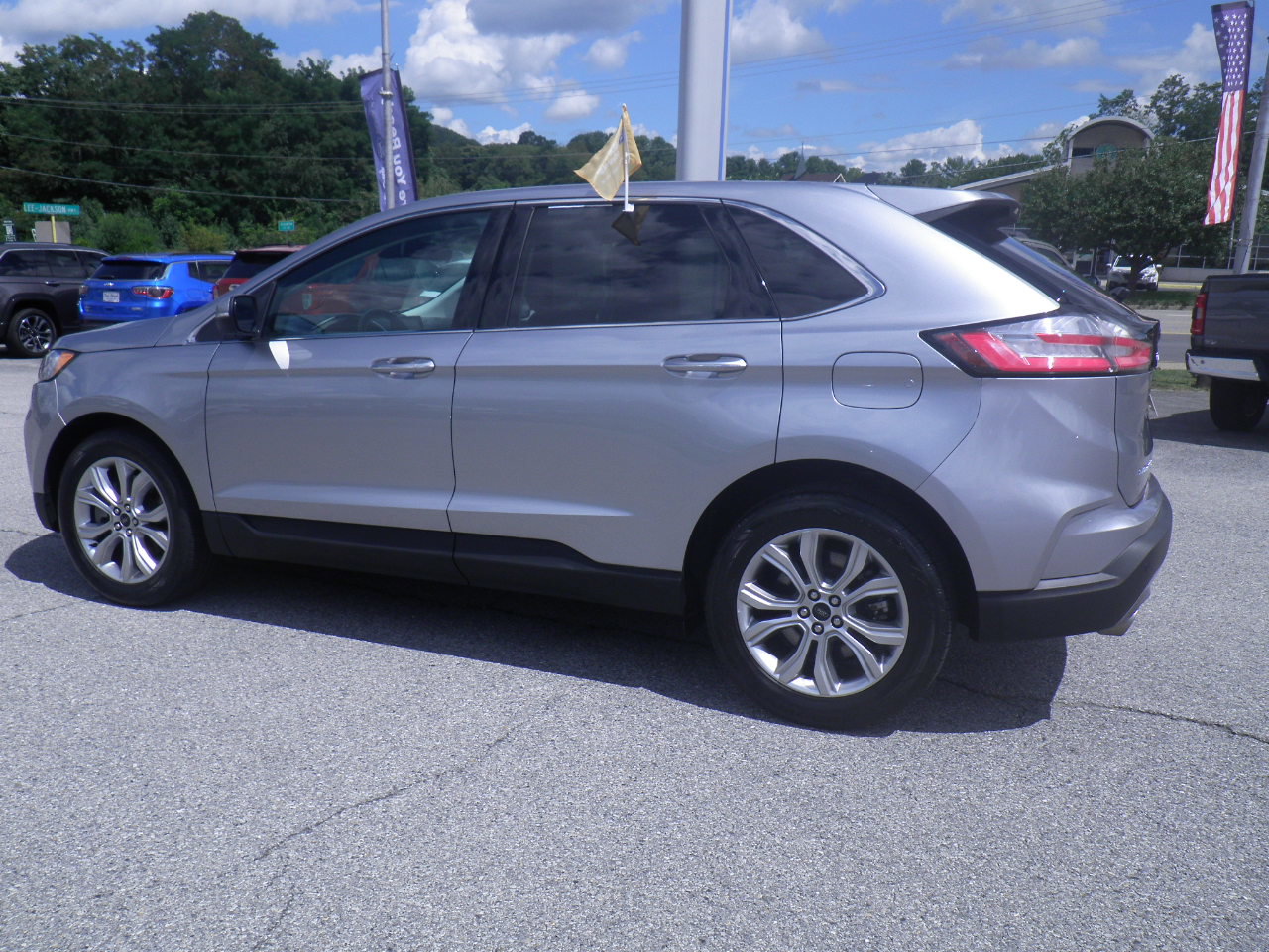 Certified 2024 Ford Edge Titanium image 3