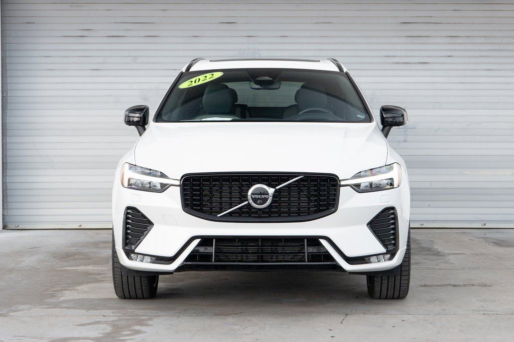 Used 2022 Volvo XC60 B5 R-Design w/ Advanced Package image 2