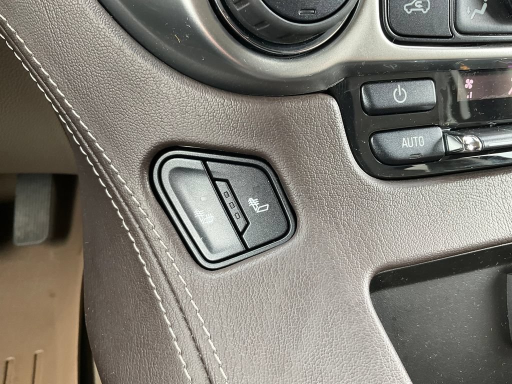 Used 2019 Chevrolet Tahoe LT w/ LT Signature Package AWD/4WD image 10