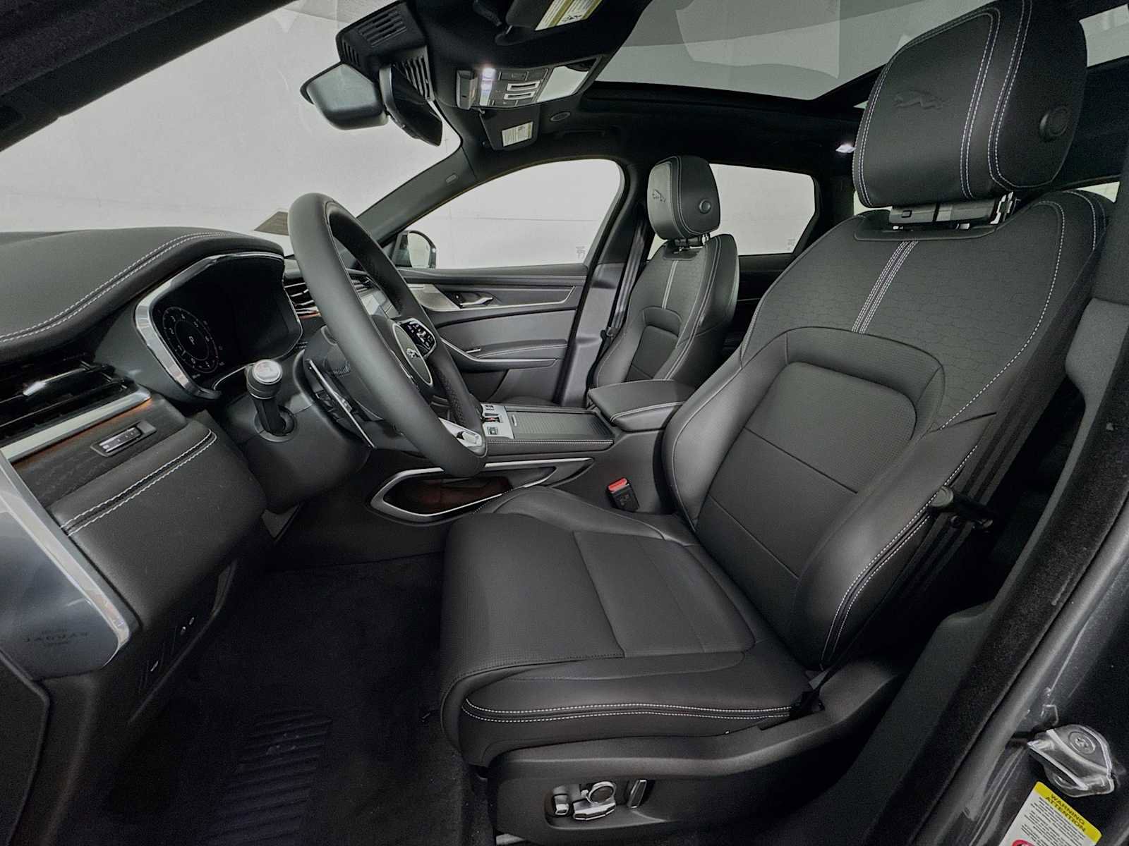 New 2026 Jaguar F-PACE R-Dynamic S image 11