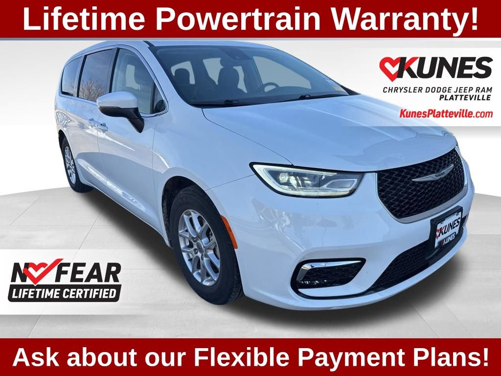 Used 2023 Chrysler Pacifica Touring-L image 1