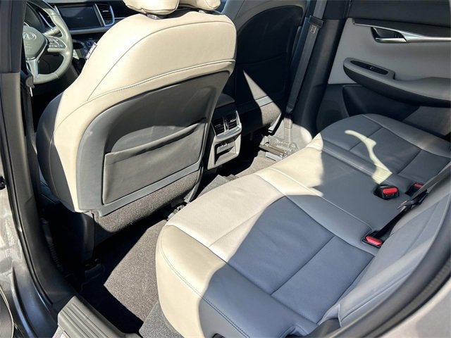 Used 2025 INFINITI QX50 Luxe image 21