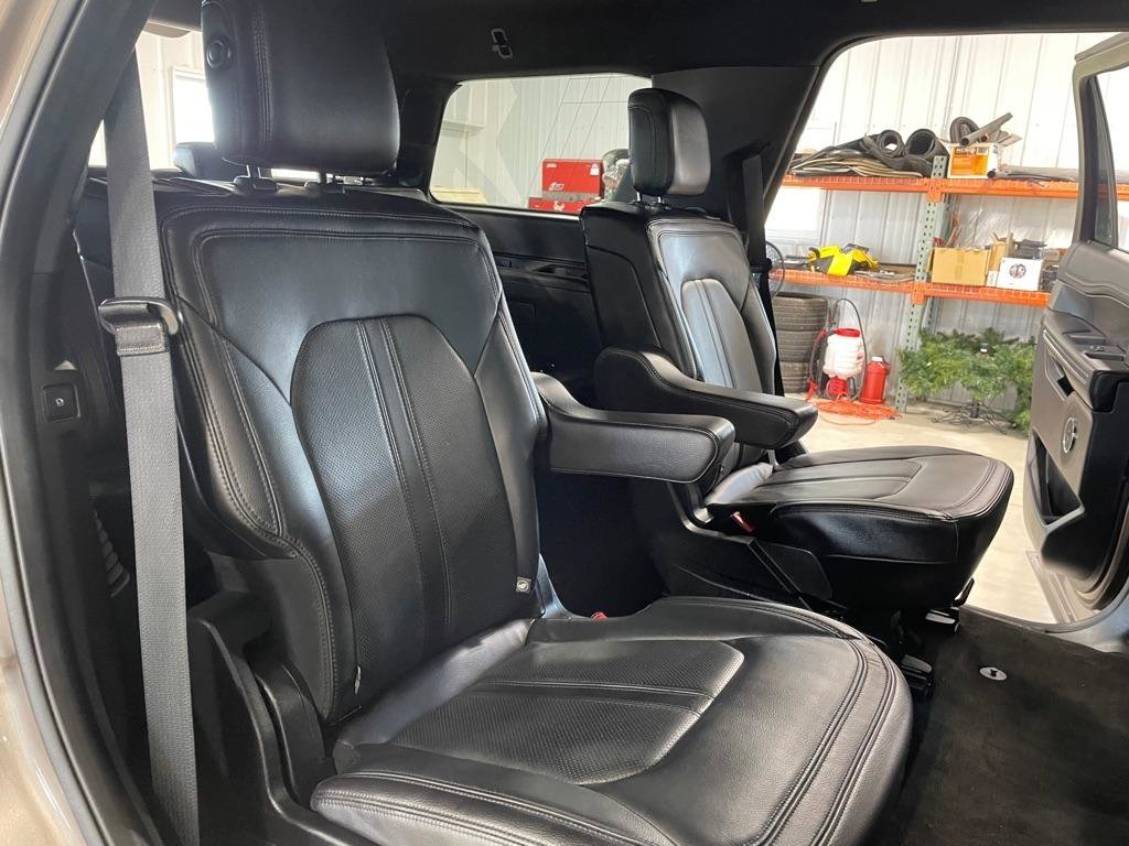 Used 2018 Ford Expedition Limited AWD/4WD image 24