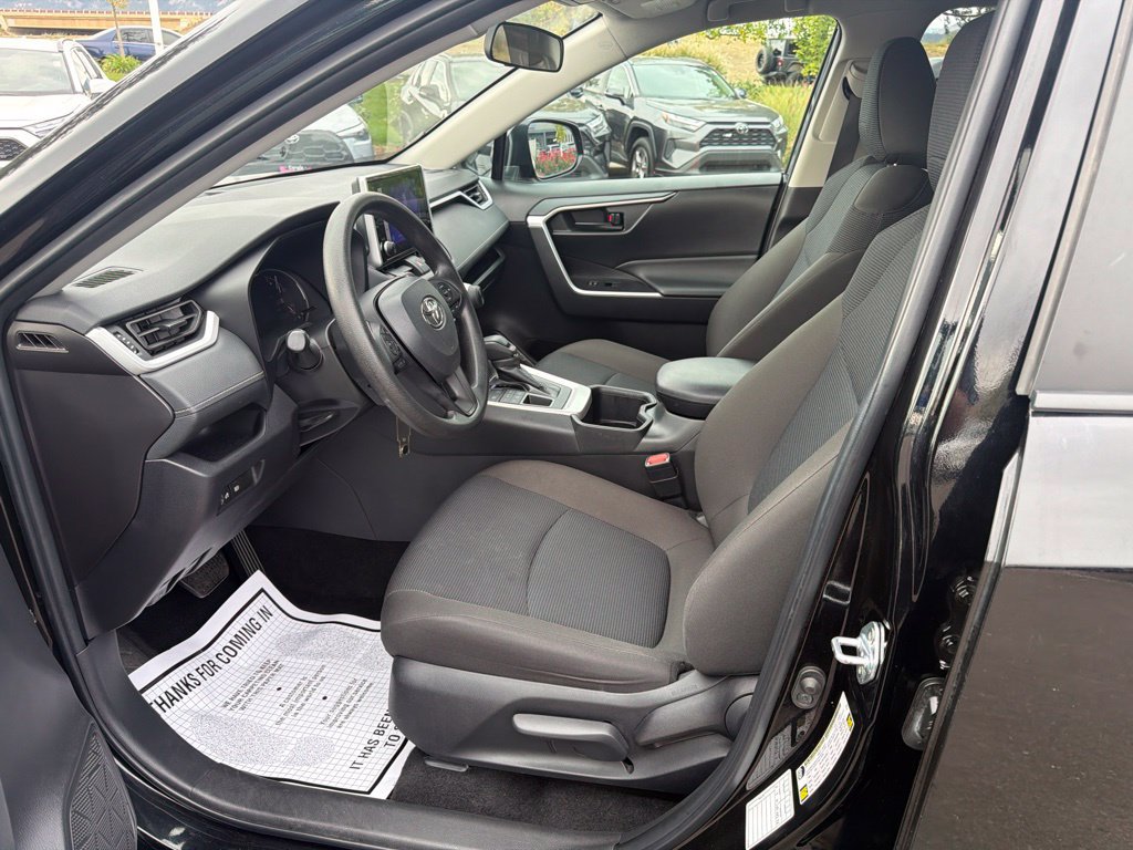 Used 2025 Toyota RAV4 LE AWD/4WD image 24