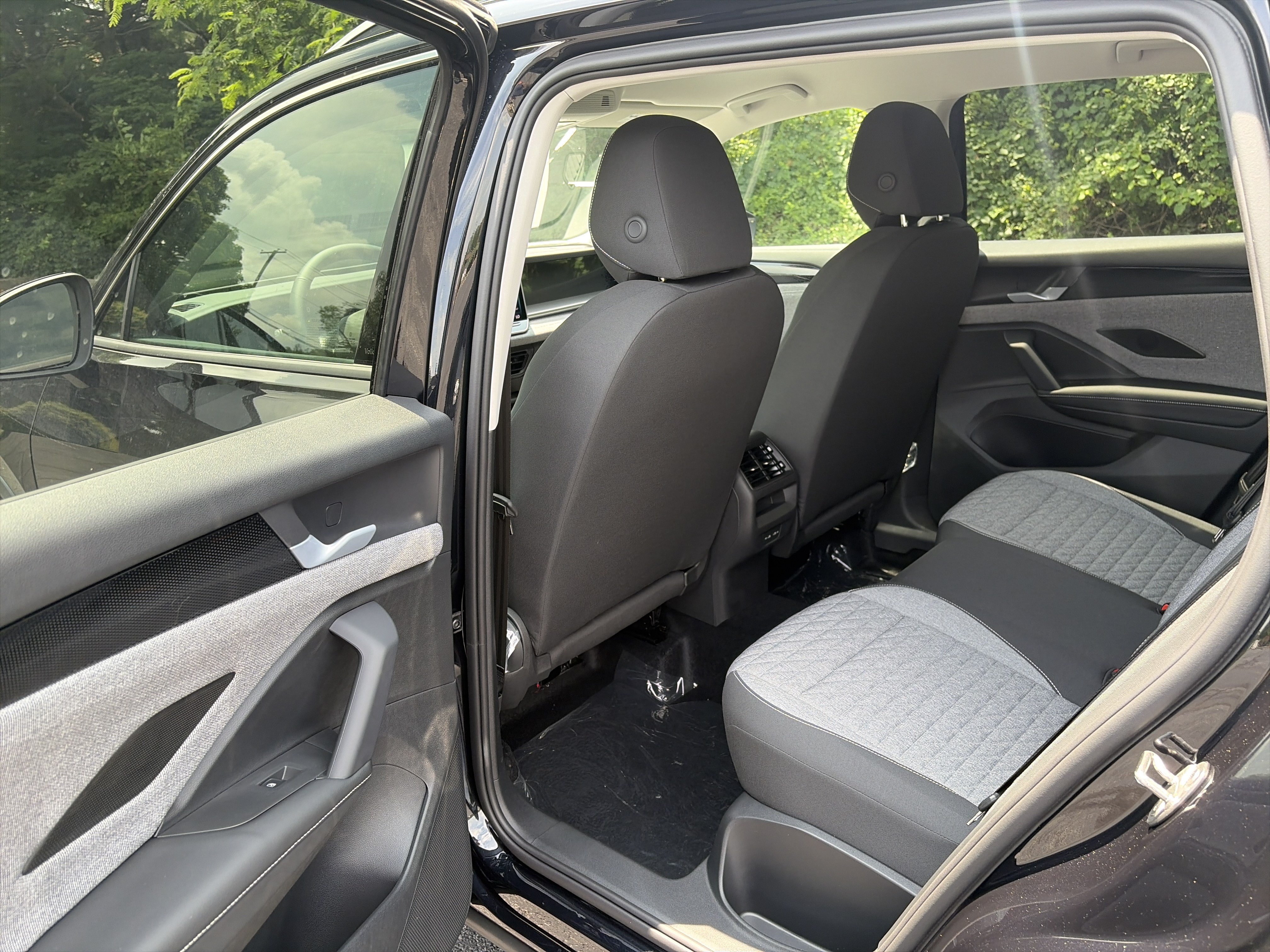 New 2026 Volkswagen Tiguan S FWD image 12