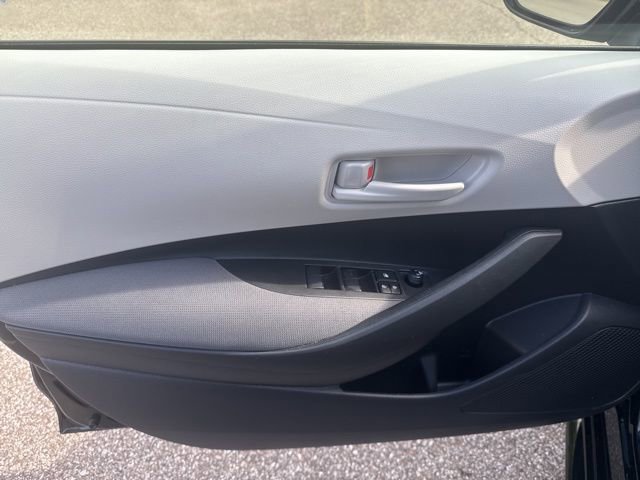 Used 2025 Toyota Corolla LE FWD image 23