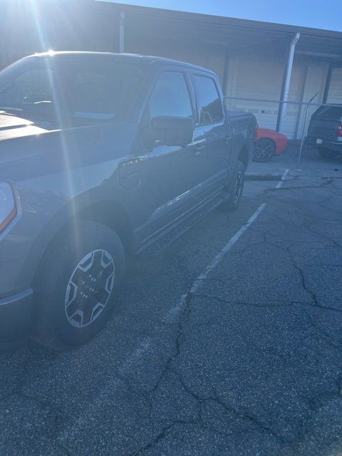 Used 2022 Ford F150 Lightning XLT image 9