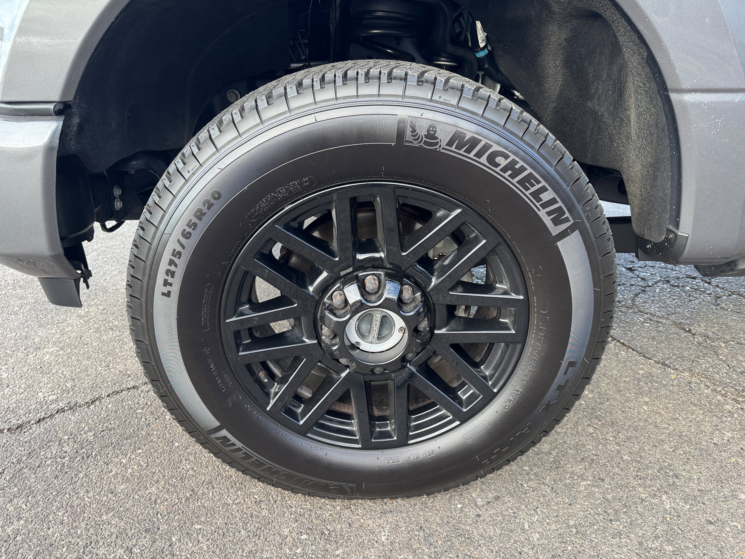 Used 2022 Ford F350 Platinum w/ FX4 Off-Road Package AWD/4WD image 17