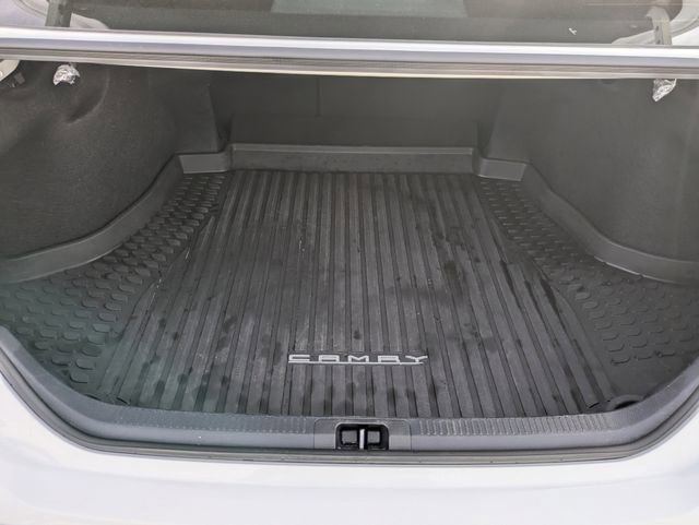 Used 2025 Toyota Camry SE image 28