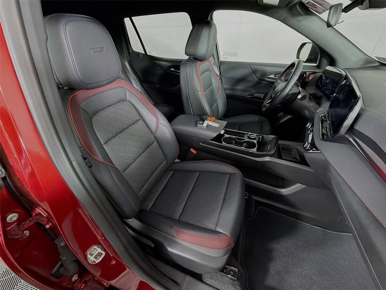 Used 2025 Chevrolet Equinox RS AWD/4WD image 30
